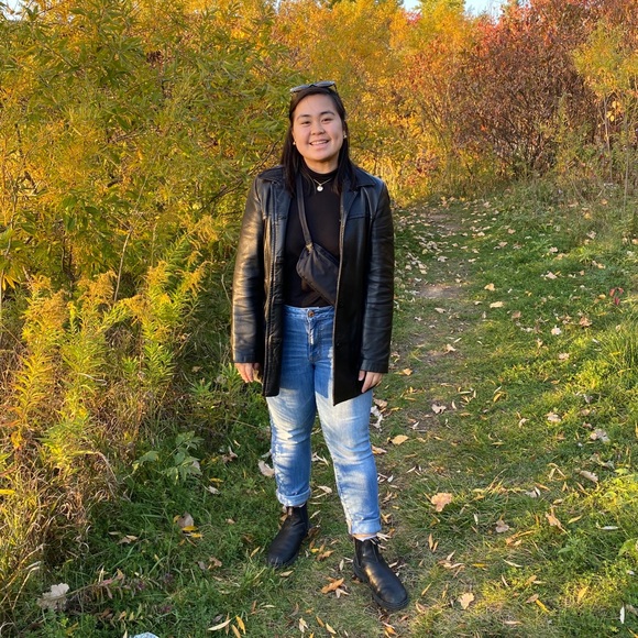 Profile Picture of Nini Nguyen (@ninipnguyen) on Poshmark