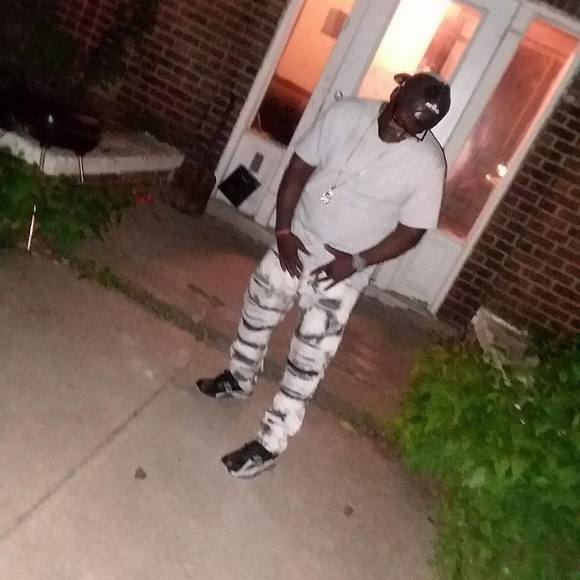 Profile Picture of Adrian Adrian robinson (@alove143) on Poshmark