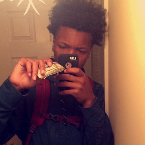 Profile Picture of Nate Smith (@paidnate) on Poshmark