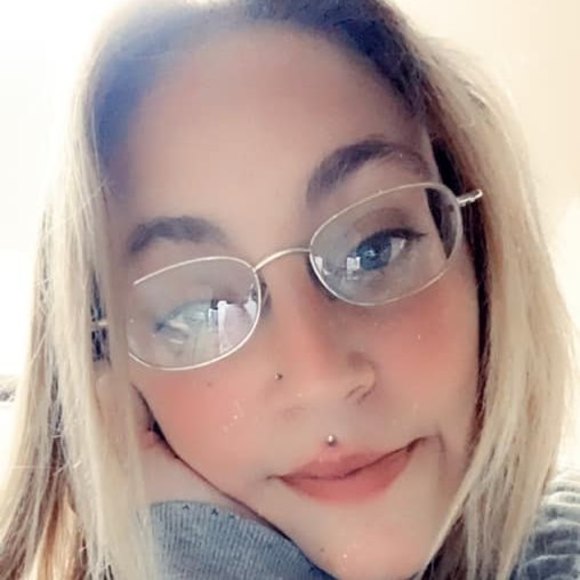 Profile Picture of Jessica Billotte (@jessicabillotte) on Poshmark