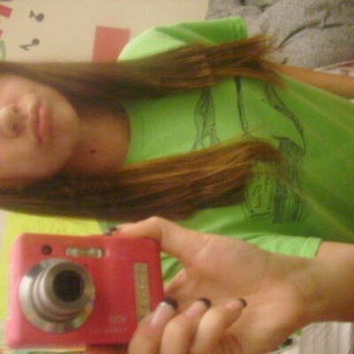 Profile Picture of Alexandra Sharp (@alex_elizzabeth) on Twitter
