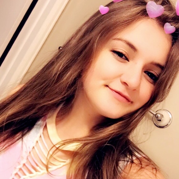 Profile Picture of Kelsey Boude (@infinity_29) on Poshmark