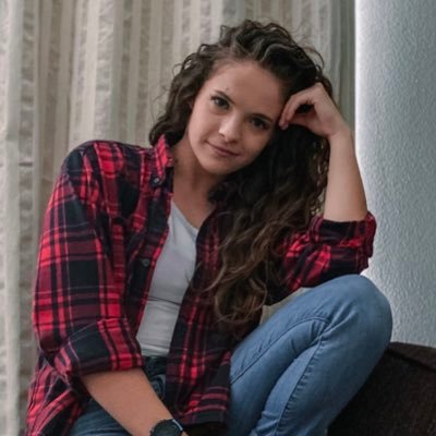 Profile Picture of Deanna Gonzalez (@_CoachDeanna) on Twitter