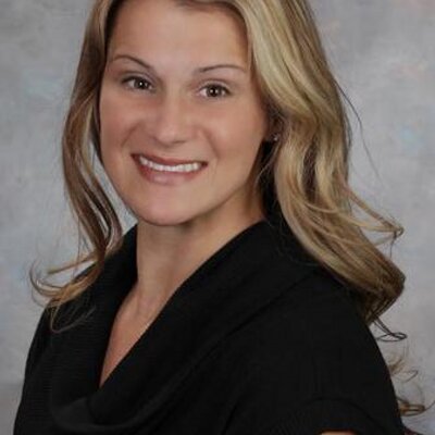 Profile Picture of Renee Hull (@MovewithRenee) on Twitter