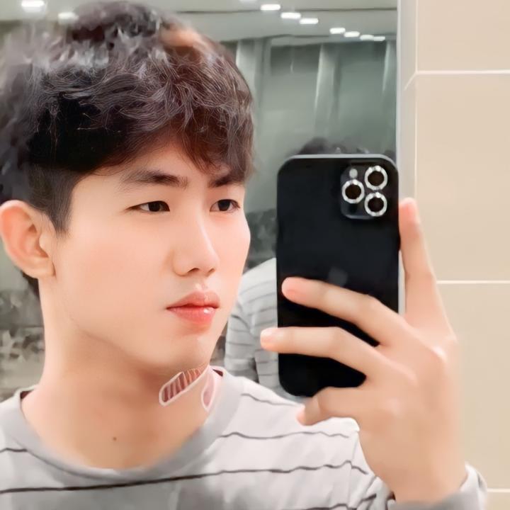 Profile Picture of Mark Fernandez (@chinito._king) on Tiktok