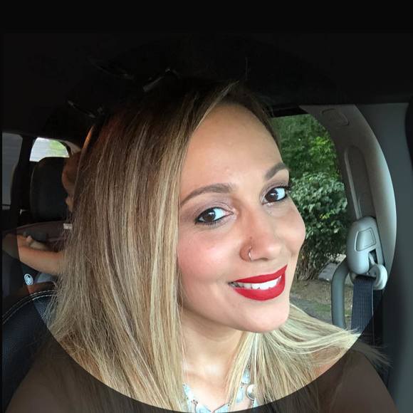 Profile Picture of Janet Pivaral (@jfrancisco13) on Poshmark