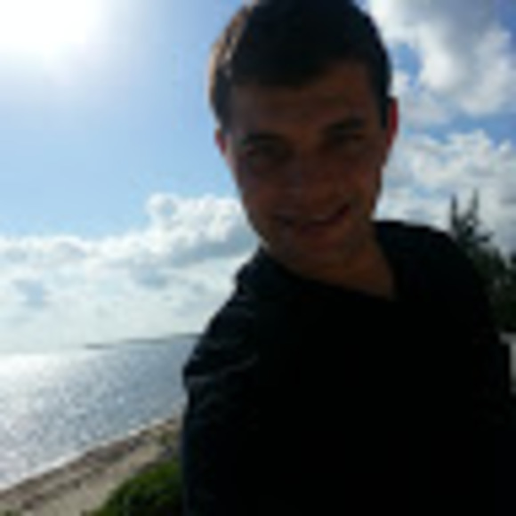 Profile Picture of Travis Persinger (@persinger87) on Poshmark