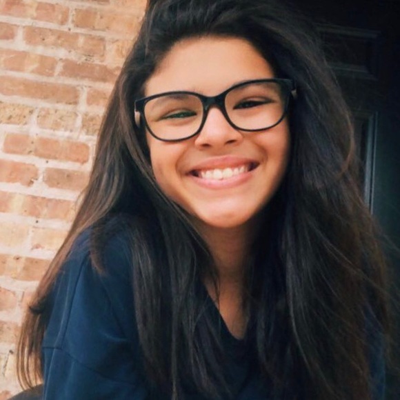 Profile Picture of Leah Diamond (@_leahdiamond) on Poshmark