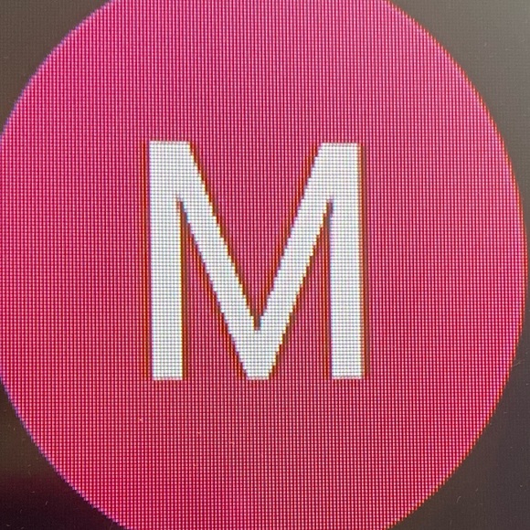 Profile Picture of Moani Soares (@moanisoares7) on Poshmark