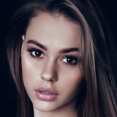 Profile Picture of Carly Brecht (@Carlybbbrree) on Twitter
