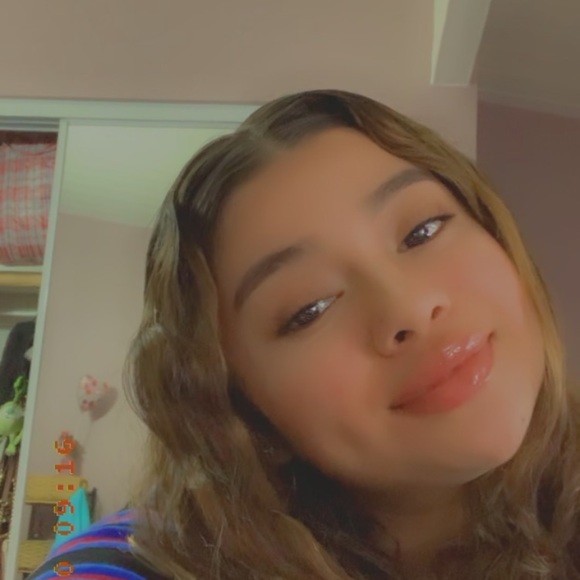 Profile Picture of Ruby Resendiz (@rubyresendizzz) on Poshmark