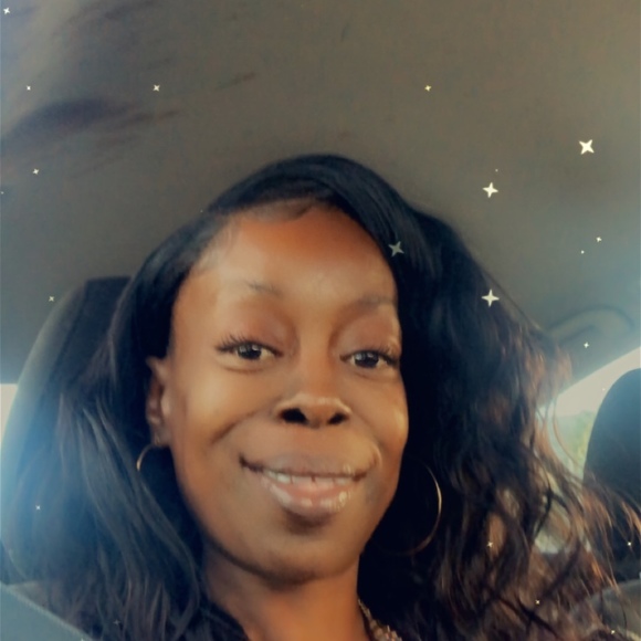 Profile Picture of Dether Wilson (@detherwilson) on Poshmark