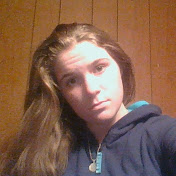 Profile Picture of Anneliese Kristine Baker (@AnnelieseFromThatFandom) on Youtube