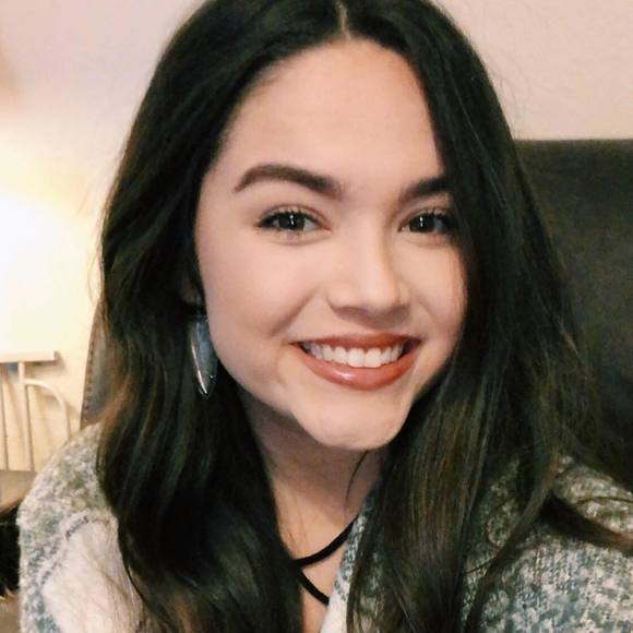 Profile Picture of Makayla Cadajas (@makaylacadajas) on Poshmark