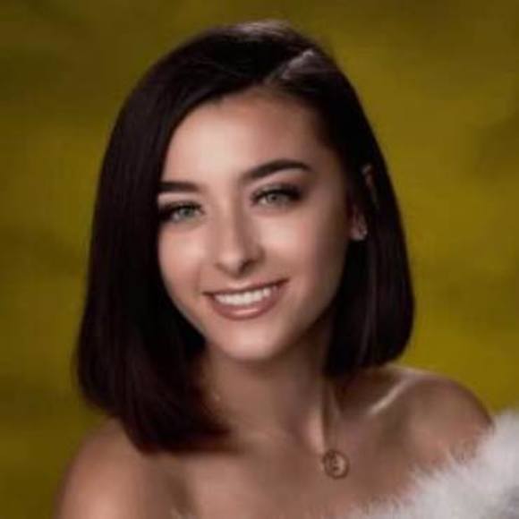 Profile Picture of Valyntina Thomas (@valyntinathomas) on Poshmark