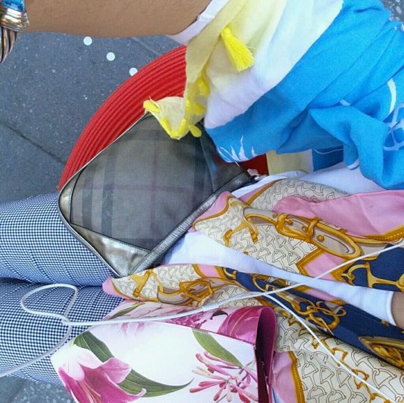 Profile Picture of Vitaliya Niebauer (@myclosettoyour) on Poshmark