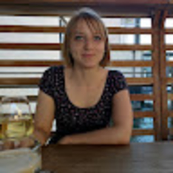 Ashlie Estabrooks - Poshmark Profile Picture of Ashlie Estabrooks (@awhileseabrook) on Poshmark