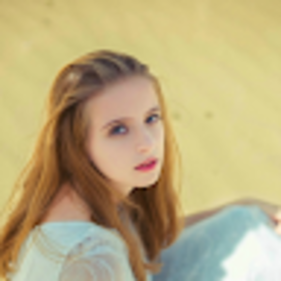 Profile Picture of Tường vy Chương (@lewisrobinso211) on Poshmark