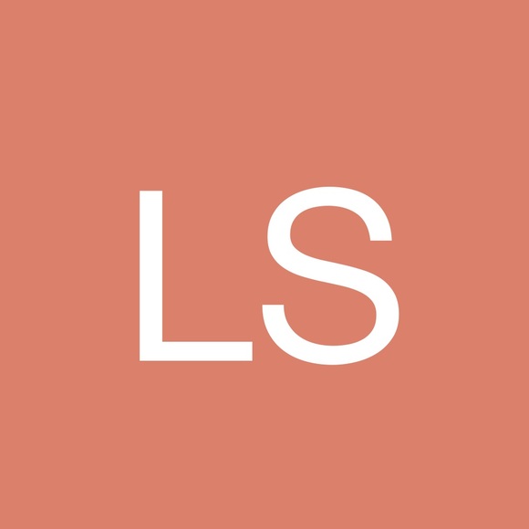 Profile Picture of Lauren Slyh (@laurenslyh) on Poshmark