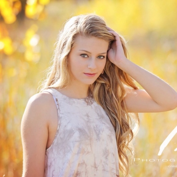 Profile Picture of Rebecca Bicknase (@rbicknase) on Poshmark