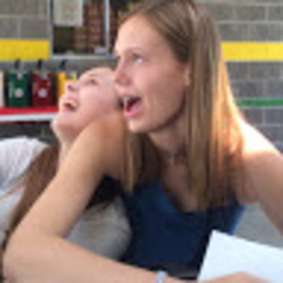 Profile Picture of Madison Cribbins (@madisoncribbins) on Poshmark