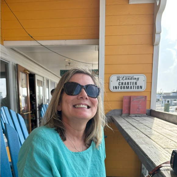 Profile Picture of Kristine Handren (@lulukikicat) on Poshmark