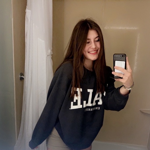 Profile Picture of Teagan Bettman (@tbettman19) on Poshmark