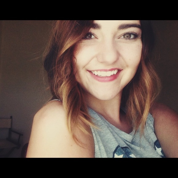 Profile Picture of Bailee Bosworth (@baileebosworth) on Poshmark