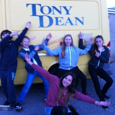 Profile Picture of Holly Benson (@hollybenson67) on Twitter