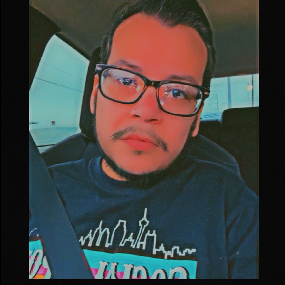 Profile Picture of Isaac Castillo (@ikecastillo91) on Poshmark