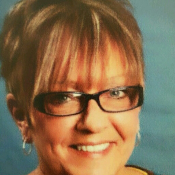 Profile Picture of Teresa Locash (@tlocadh) on Poshmark