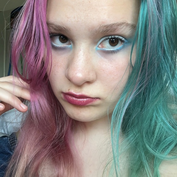 Profile Picture of Cassie Kunzig (@ckunzig) on Poshmark