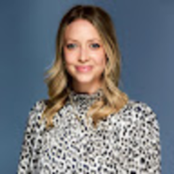 Profile Picture of Aleene Webber (@aleenewebber) on Poshmark