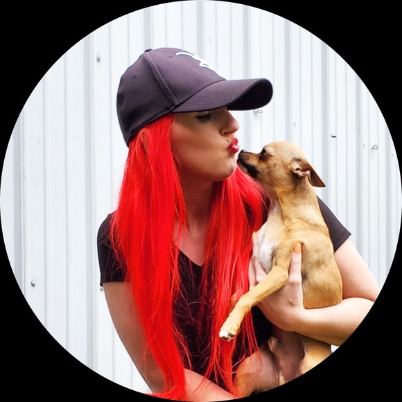 Profile Picture of Lexie Tietge (@atietge) on Poshmark