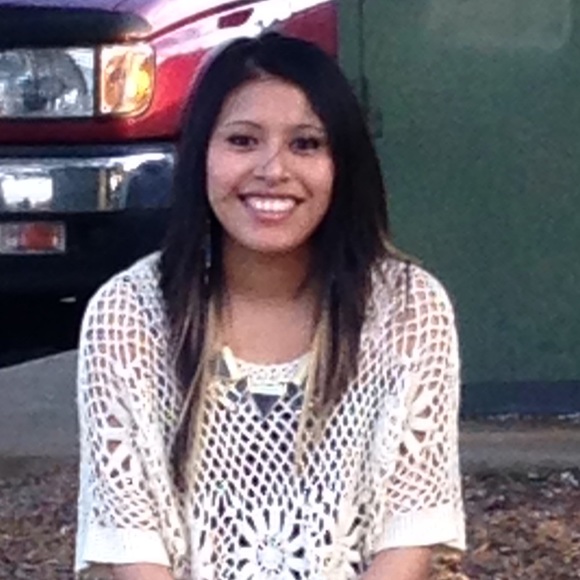 Profile Picture of Brenda Sixtos (@thadeo) on Poshmark