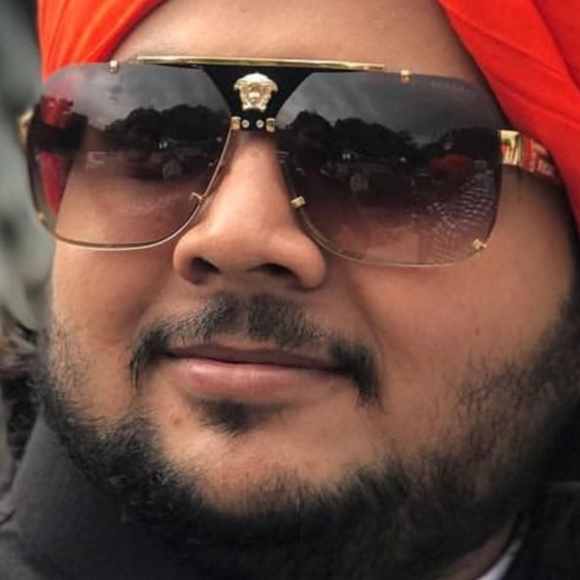 Profile Picture of Parth Soni (@parthsos69) on Poshmark