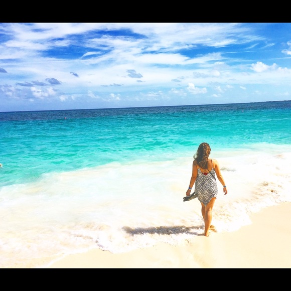 Profile Picture of Emily Longhi (@elonghi) on Poshmark