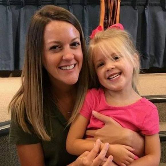 Profile Picture of Lauren Dechiro (@laurenelissa) on Poshmark