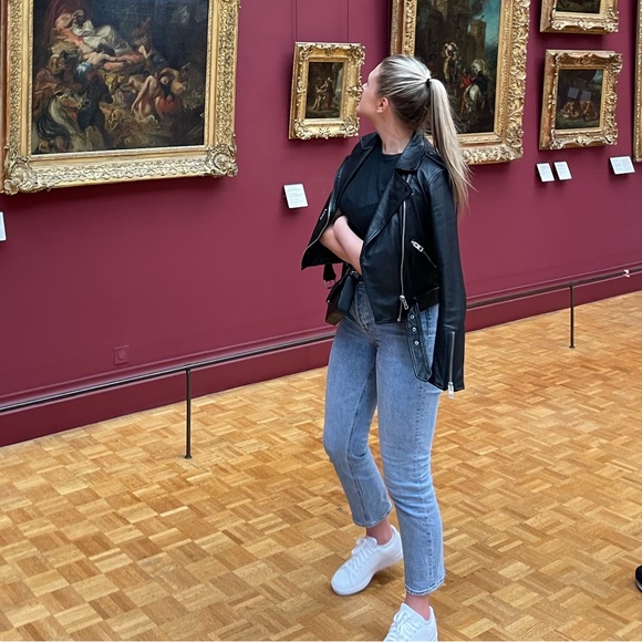 Agnieszka Debicka - Poshmark Profile Picture of Agnieszka Debicka (@nish148) on Poshmark