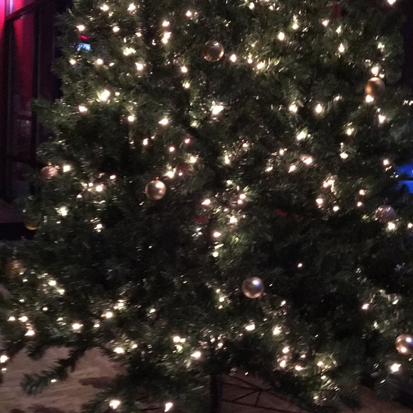 Profile Picture of Alex Wren (@awren017) on Poshmark