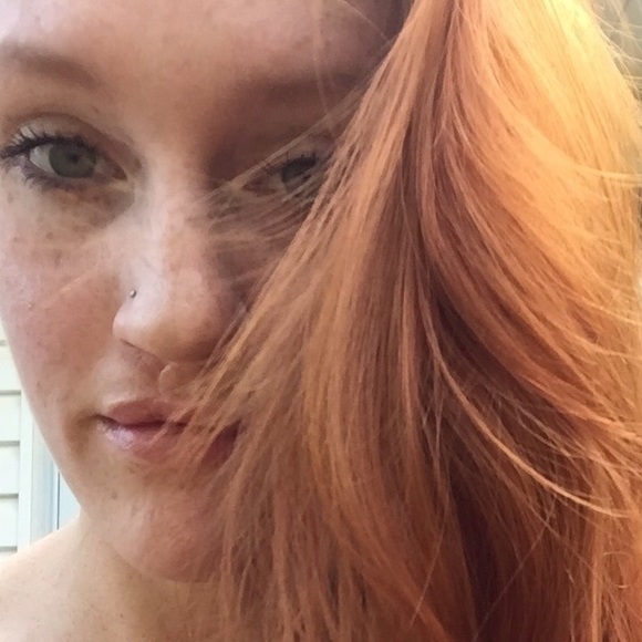 Profile Picture of Terra Self (@terraself) on Poshmark