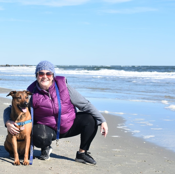 Profile Picture of Danielle Pouliot (@daniellepouliot) on Poshmark