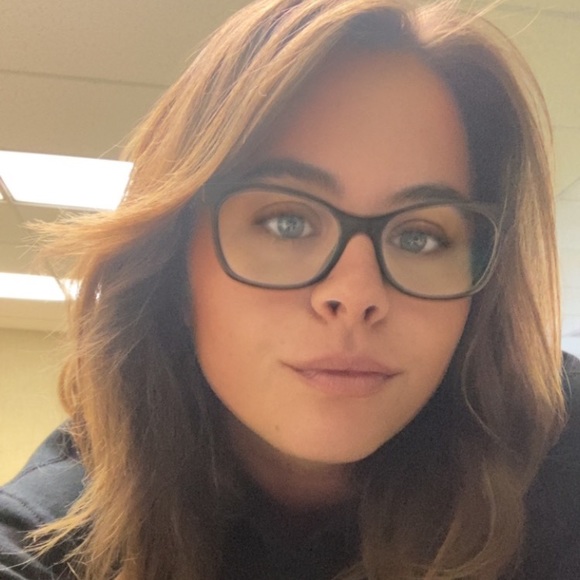 Profile Picture of Anna Blanks (@ghostlyquartz) on Poshmark