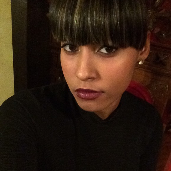 Profile Picture of Andrea Mayer (@andreamayer_) on Poshmark