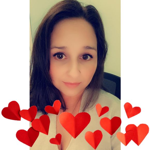 Profile Picture of Jamie Schaffer (@hotmom8) on Poshmark