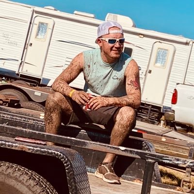 Profile Picture of Daddy Dyl  🍀 (@dylanirish16) on Twitter