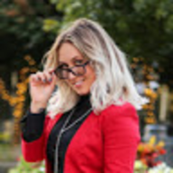 Profile Picture of Braylyn Starrett (@braylynstarrett) on Poshmark