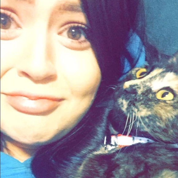 Profile Picture of Jessica Popp (@jpopp94) on Poshmark