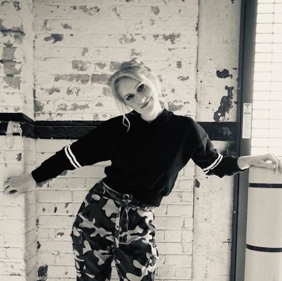 Profile Picture of Renae Dwarshuis (@renaedwarshuis) on Poshmark