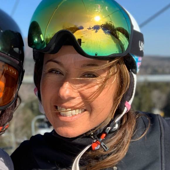 Profile Picture of Daniela Brozkova lecorchick (@broza1510) on Poshmark